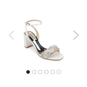 New Badgley Mischka Clara Heel